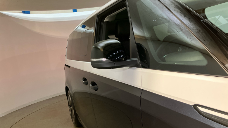 Volkswagen ID. Buzz 210kW Style Pro 86kWh 5dr LWB Auto [7 Seat] Electric Estate